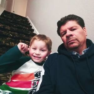 Meet your Posher, Armando